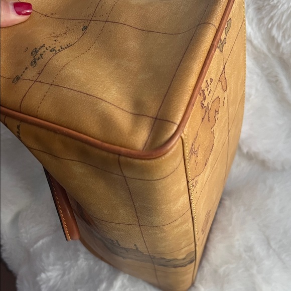 Alviero Martini Map Print Leather BostonBag - Picture 5 of 10